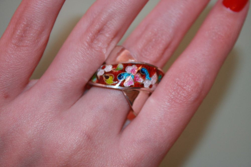 Серебряное кольцо с эмалью