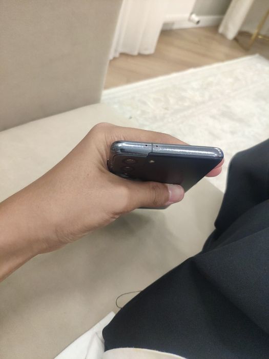 Samsung S21 продам
