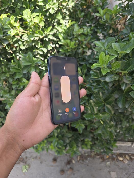 Iphone 11 pro sotiladi dastavka bor
