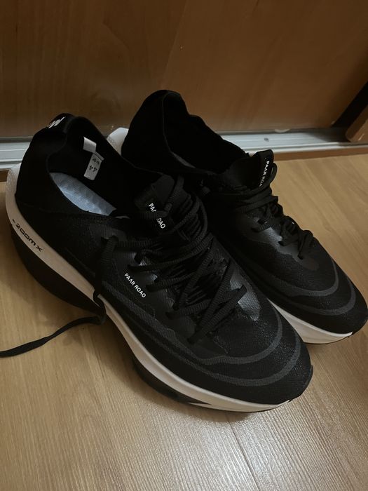 продам новые кроссовки с коробкой