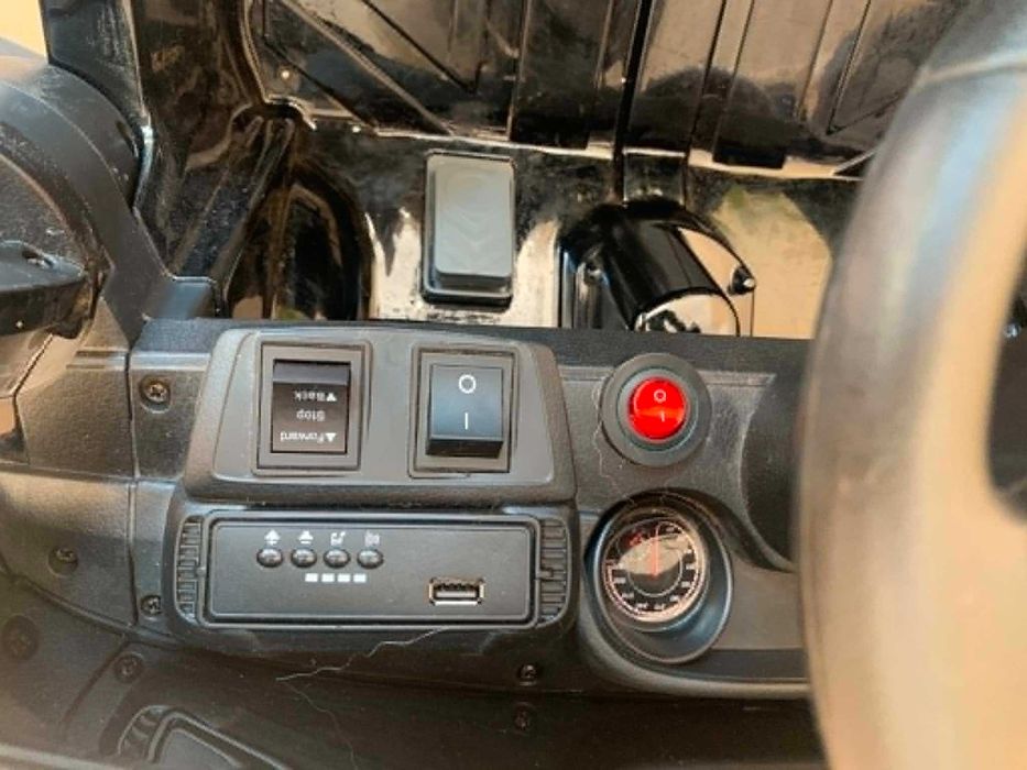 Акумулаторна кола Mercedes Benz GL63-S Черна