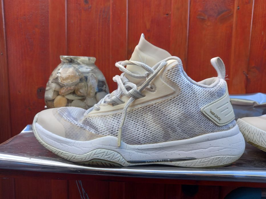 Vind adidași tarmak