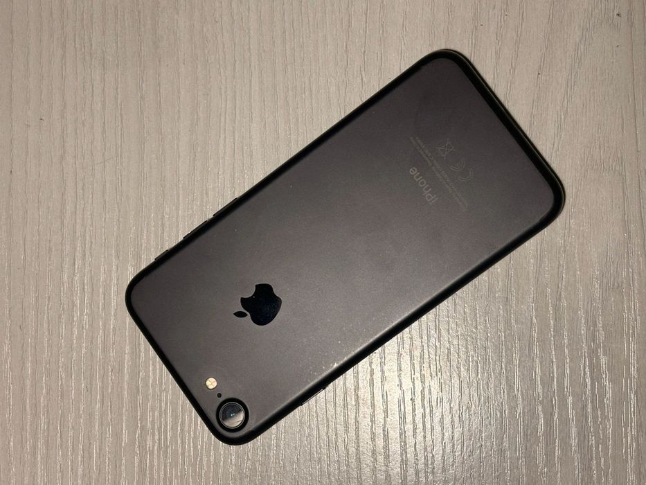 Продам iPhone 7 32gb