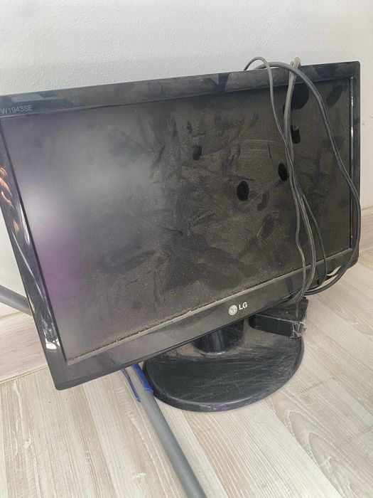 Продам монитор б/у