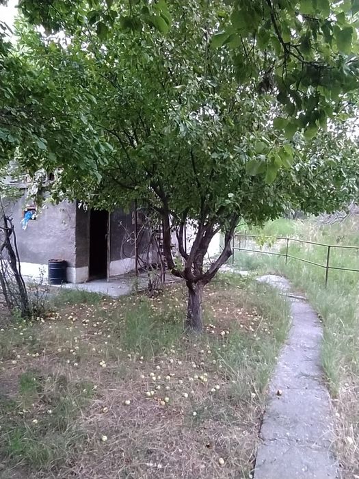 Продаётся дача с участками.