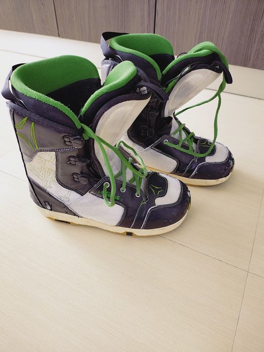 Vand boots snowboard Atomic marimea 42