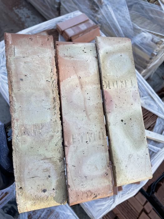 Caramida aparenta, feliata 8-11 mm bej- negru (galben)