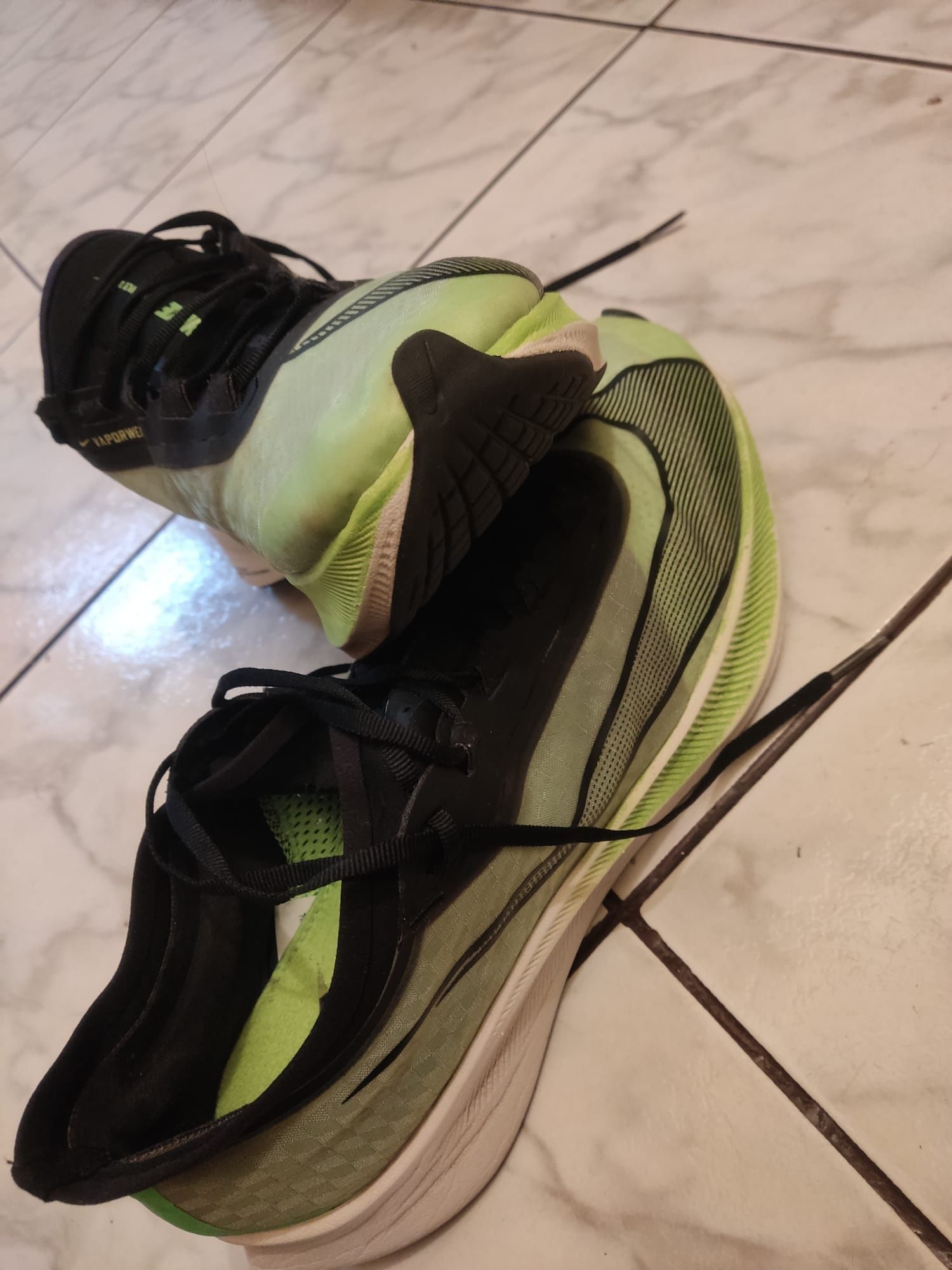 Zoom fly best sale 3 electric green