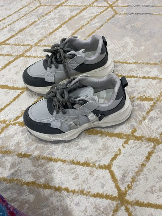 Продам новую детскую обувь!