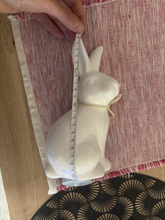 Порцеланова фигурка заек