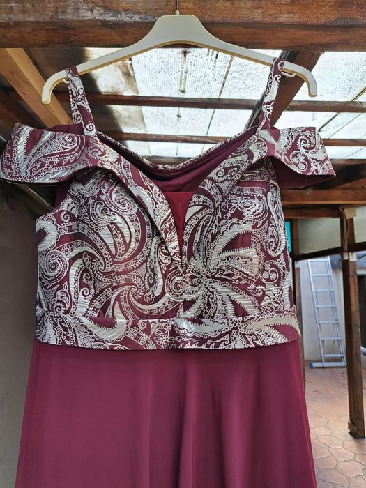 Rochie lunga vișinie