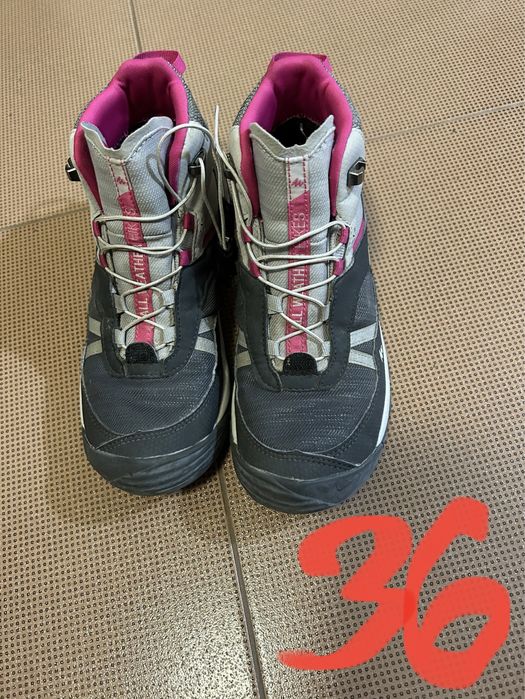 Bocanci / ghete Mid Quechua Decathlon marimea 36