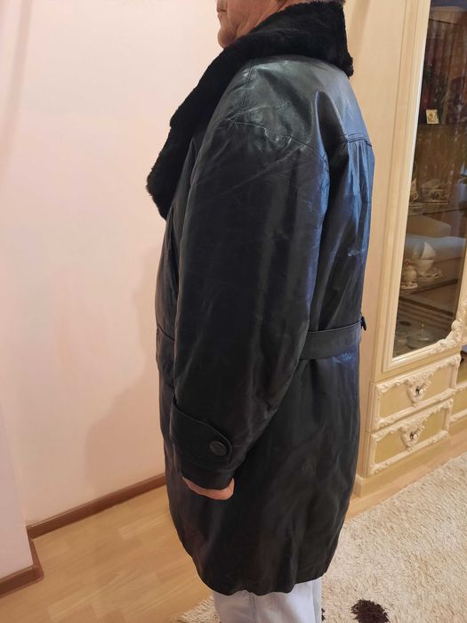 Продам кожаное пальто .