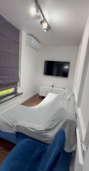 Продаётся 1 комнатная Космонавты