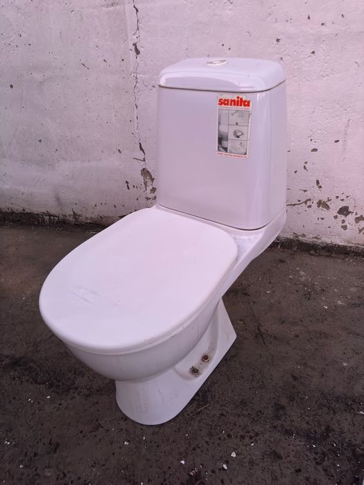 Продаётся унитаз Sanita