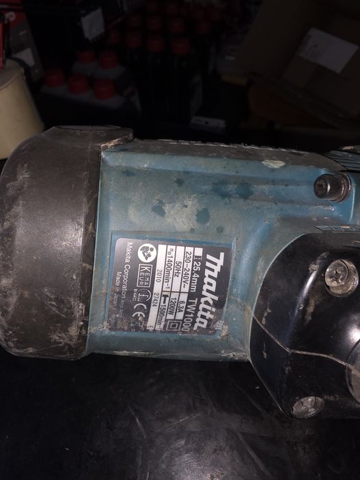 Mașina de insurubat Makita TW1000