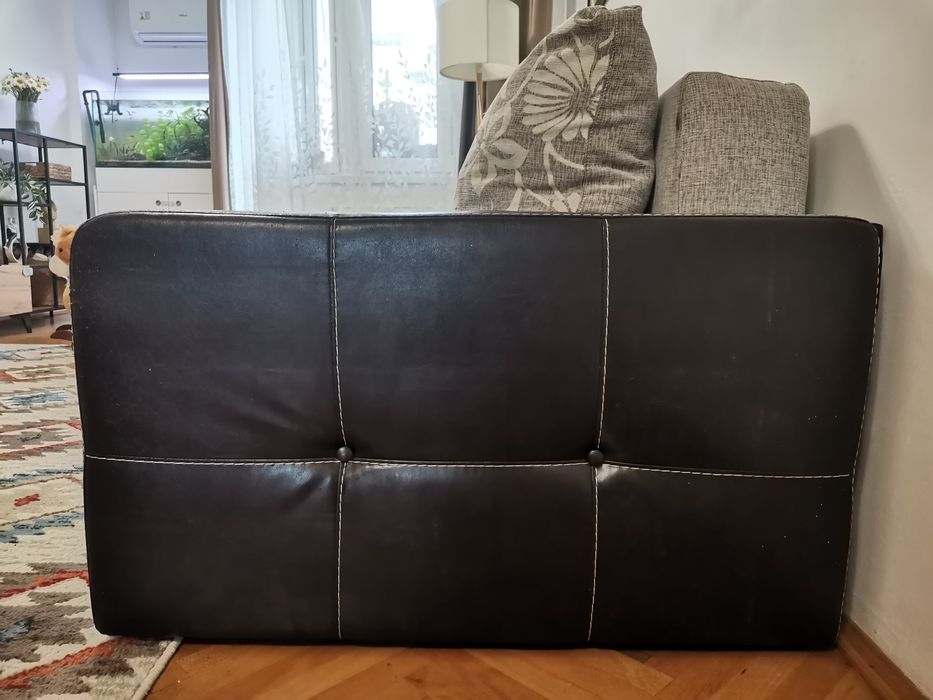 Canapea cu mânere de piele