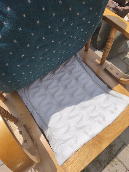 Кресло качалка деревянная с пуфом