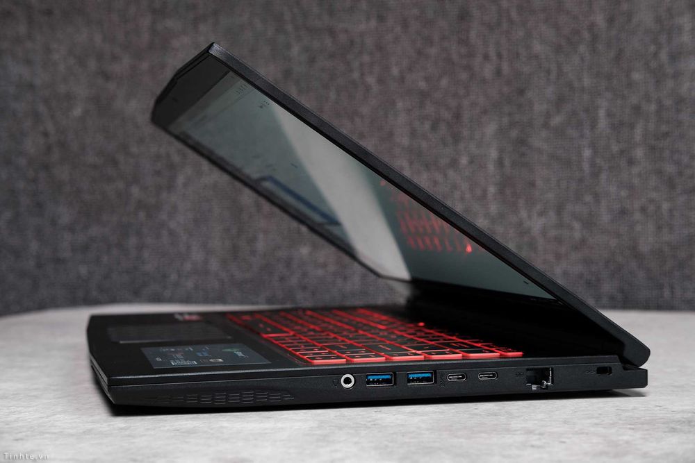 Laptop GAMING MSI Bravo 15 A4DDR 144hz AMD Ryzen 4600H Radeon RX 5500M