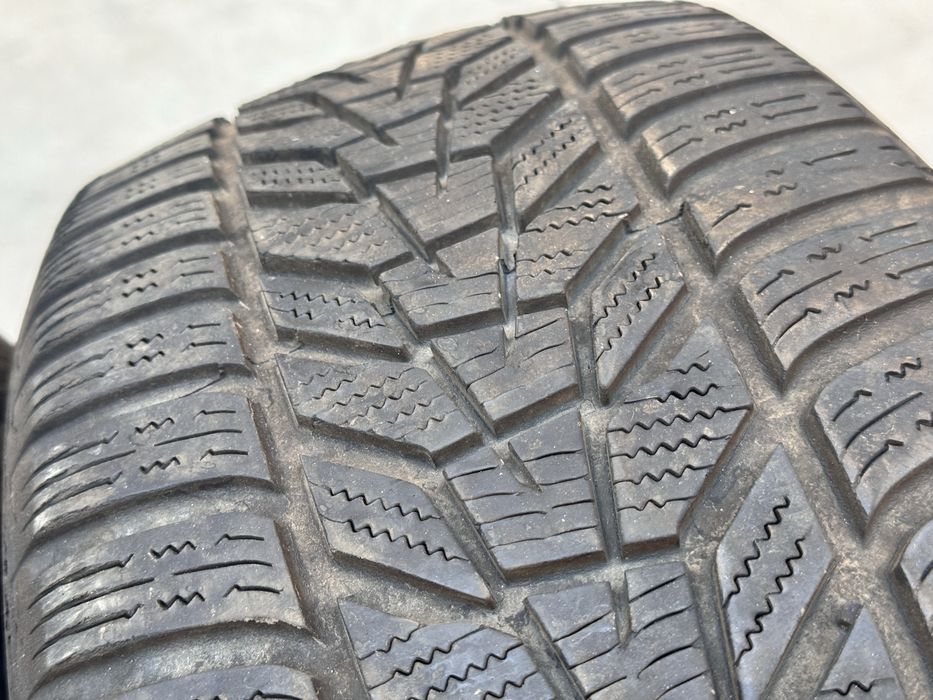 235/55/R17 Hankook Winter Evo3 2бр зимни dot2924