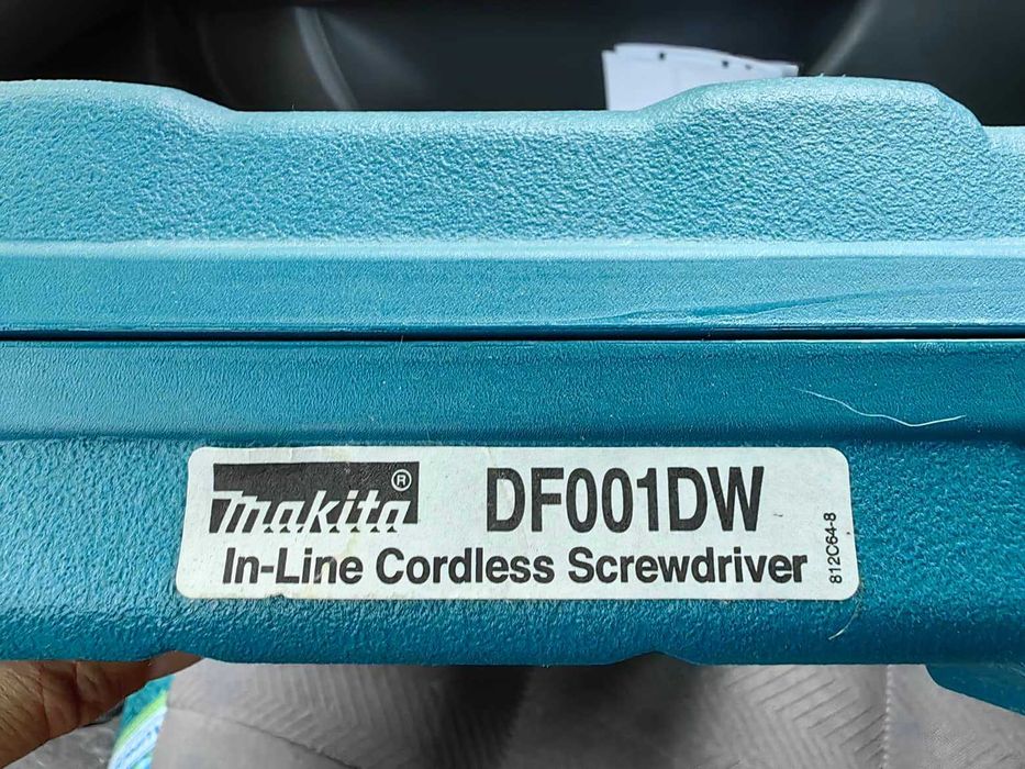 Акумулаторна отвертка MAKITA DF001DW