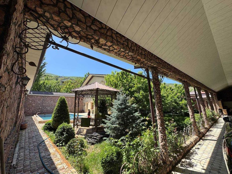 Dacha tezkor sotiladi