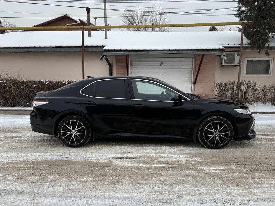 Toyota Camry 75 2021