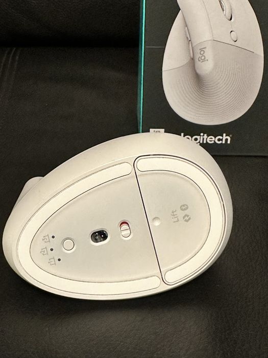 Mouse Logitech Lift Vertical Ergonomic, Offwhite / Pale Grey