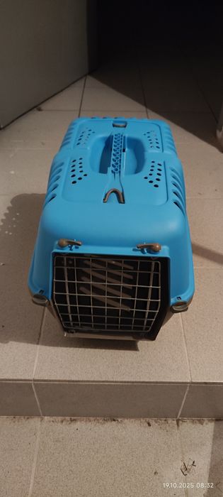 Транспортна клетка с метална вратичка