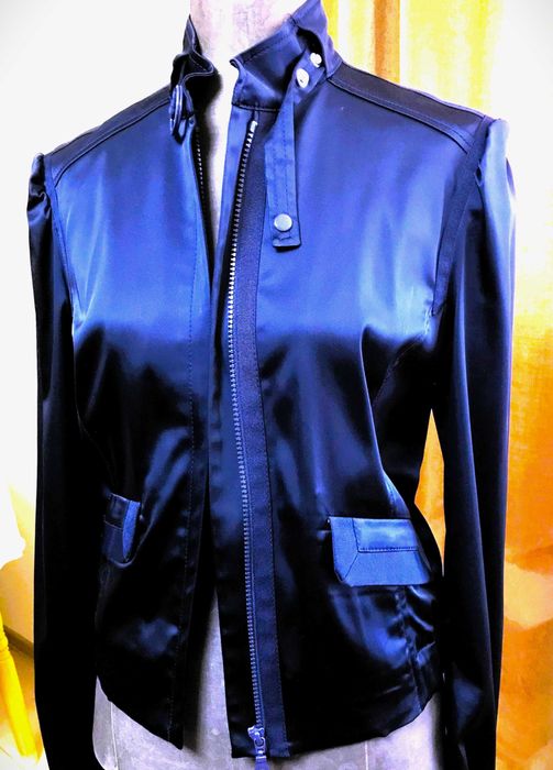 Уникален костюм сатен, S