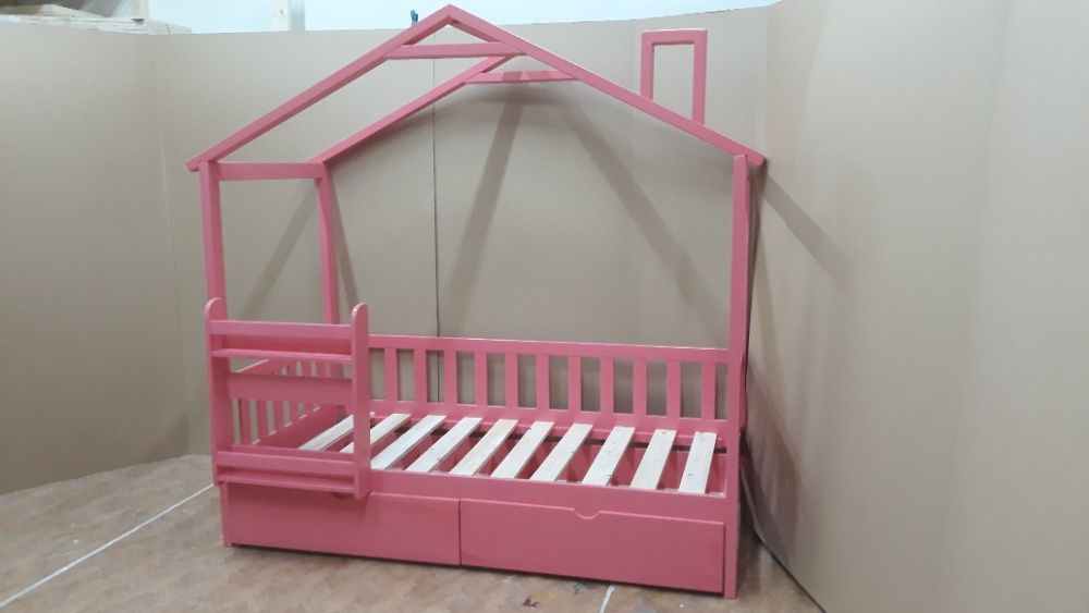 TRANSPORT GRATUIT.Pat casuta,cod 303