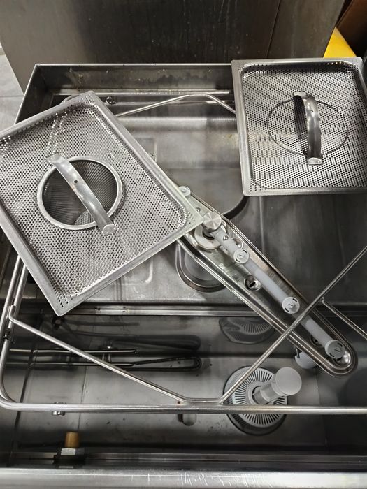 Професионални съдомиялни машини