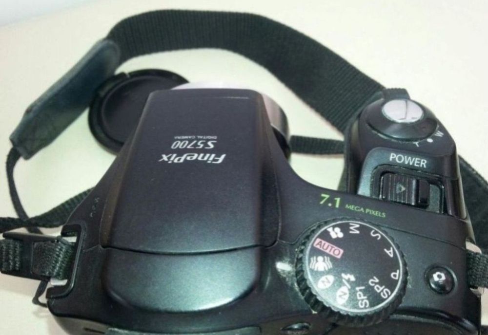 camera foto Fujifilm 5700 funcțională, stare buna

Vand Fujifilm Finep