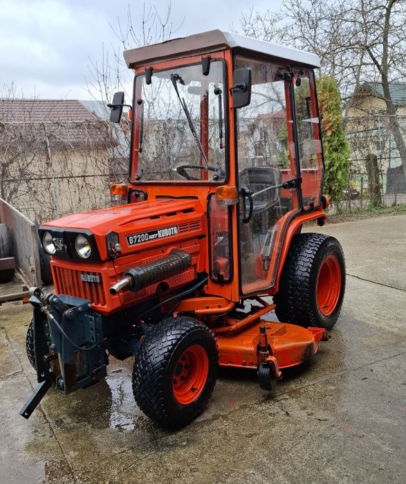 Tractor japonez Kubota 4x4