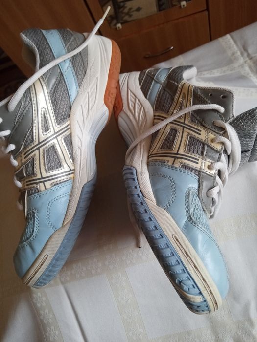 Asics Gel Task mărimea 40,5 stare foarte bună