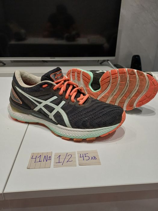 Унисекс маратонки асикс