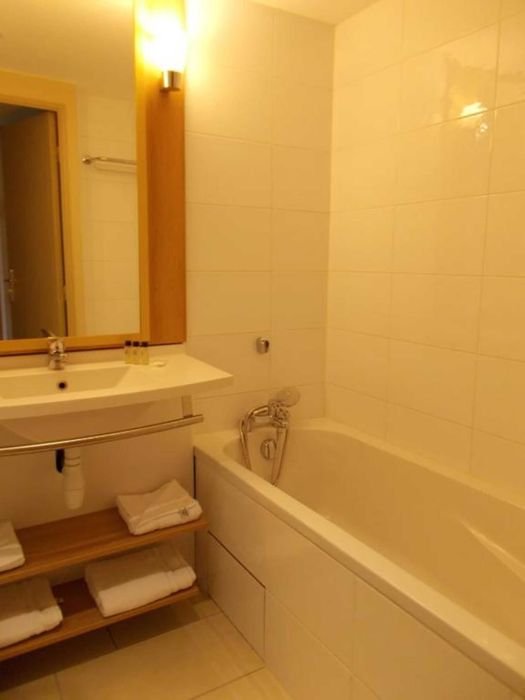 Дава се под наем Едностаен апартамент в Пловдив, Център - 27 кв.м за 107.1 € - Снимка #2