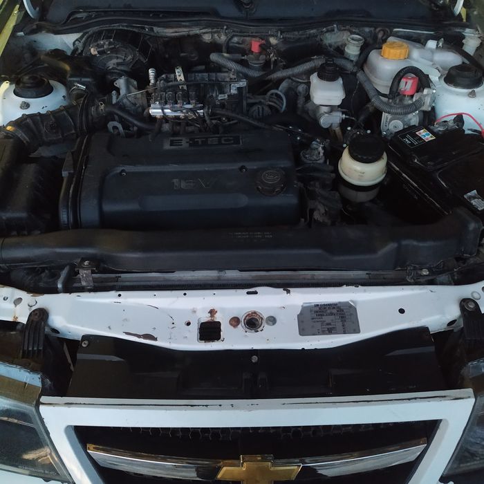 Nexia 2 1.6 sotiladi