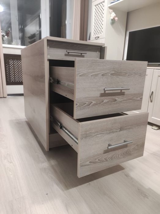 Продам стол раздвижной