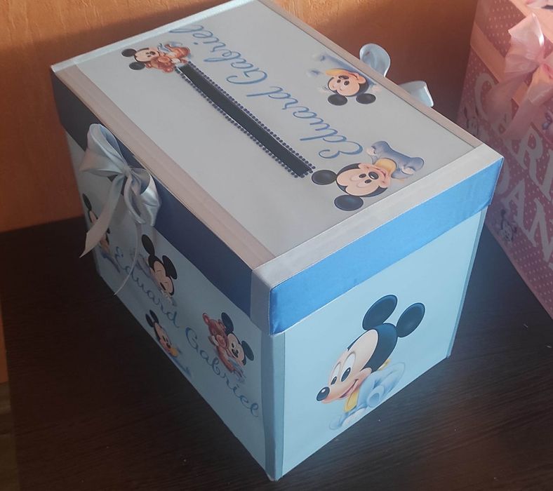 Cutie personalizata dar botez
