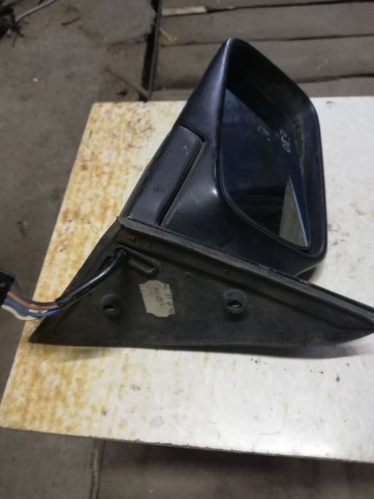 Зеркало на БМВ е30