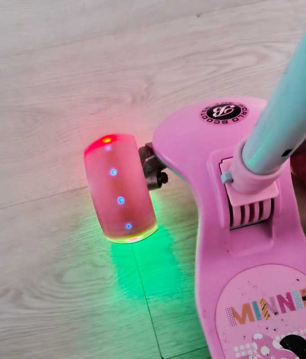 Самокат трехколесный для девочки