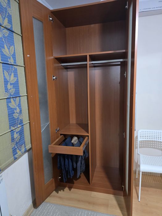 Двухдверный шкаф