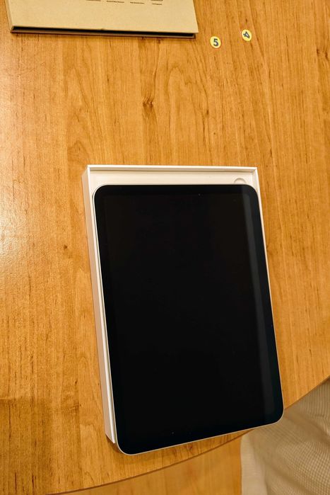 НЕИЗПОЛЗВАНИ - iPad 11 + Apple Pencil (USB-C) + Калъф и фолио