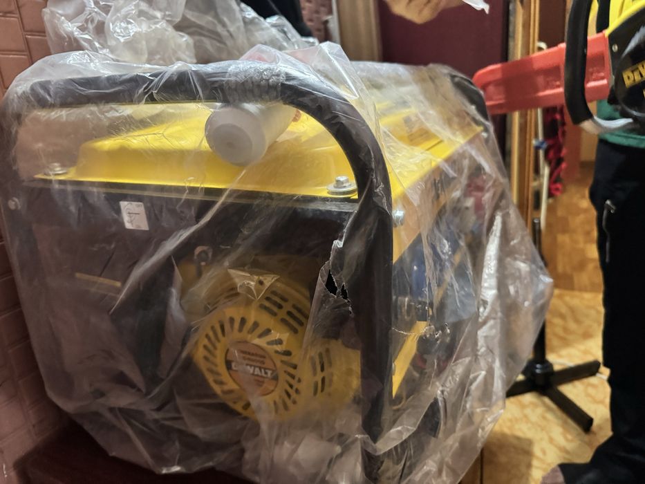 Бензогенератор DeWalt