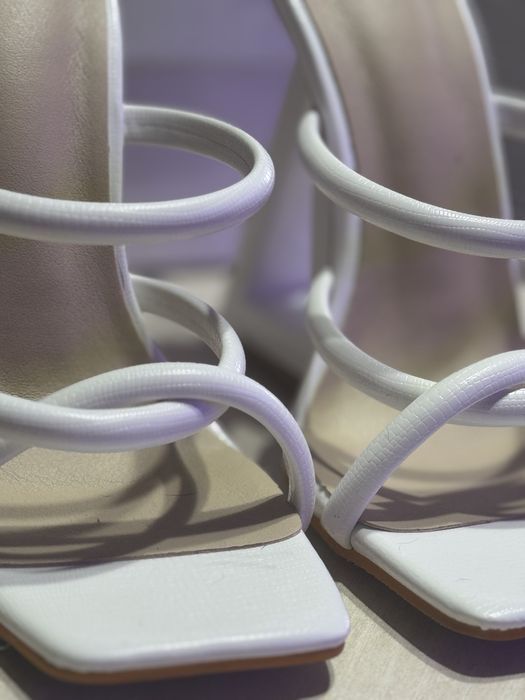 Papuci cu toc  marinea 35 Noi