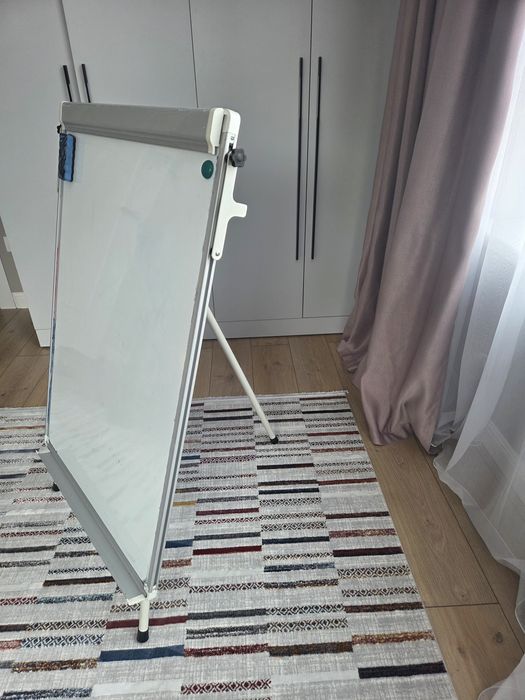 Продаётся маркерная доска в хорошем состоянии