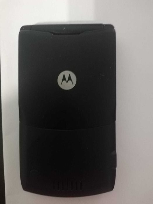 продам ретро телефон нокиа 3310 моторола V3