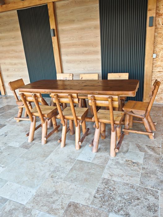 Vând masa cu scaune rustice
