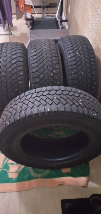 Продаю шипованные зимние шины